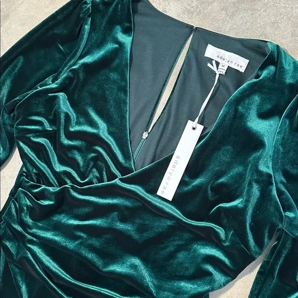 NWT Adelyn Rae Emerald Green Velvet Wrap Dress is available for purchase on  au PAY Market - Imported Goods Online Store Co.Ltd. | au PAY Market -  Online Shopping Site